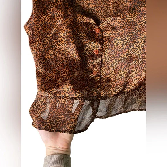 Victoria’s Secret | Medium Silky Animal Print Crop Top - Picture 2 of 5